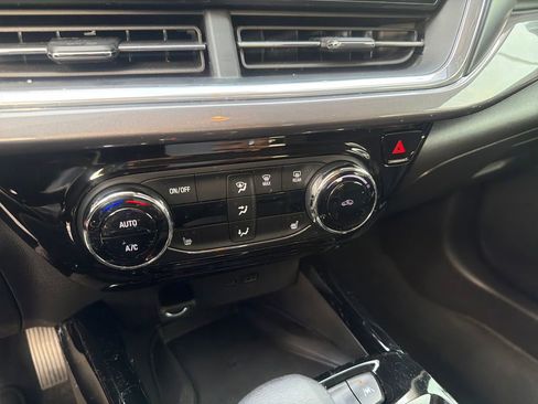 Used 2024 Chevrolet Trax ACTIV w/ Sunroof Package image 36