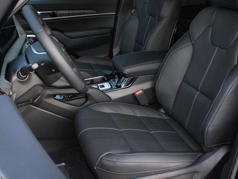 New 2025 Kia Telluride EX image 18