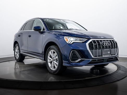Certified 2025 Audi Q3 2.0T Premium Plus w/ Premium Plus Package image 2