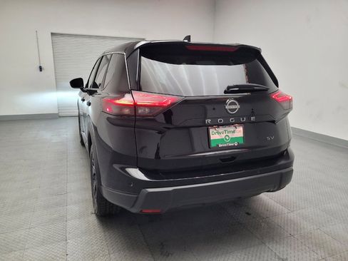 Used 2024 Nissan Rogue SV image 6