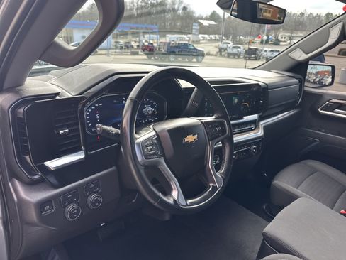 Used 2023 Chevrolet Silverado 1500 LT image 18