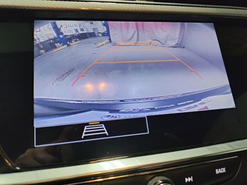 Used 2022 Buick Encore GX Essence w/ Experience Buick Package image 32