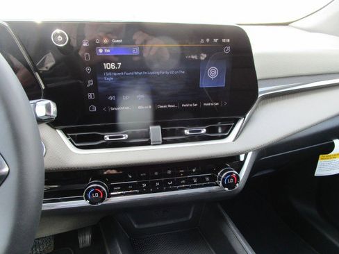 New 2026 Chevrolet Equinox LT w/ Convenience Package II image 16