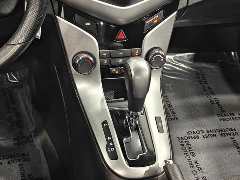 Used 2015 Chevrolet Cruze LT FWD image 7