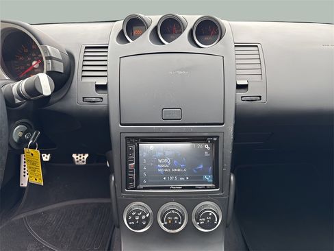 Used 2005 Nissan 350Z Enthusiast image 11