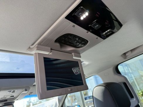 Certified 2018 GMC Yukon Denali w/ Denali Ultimate Package image 34