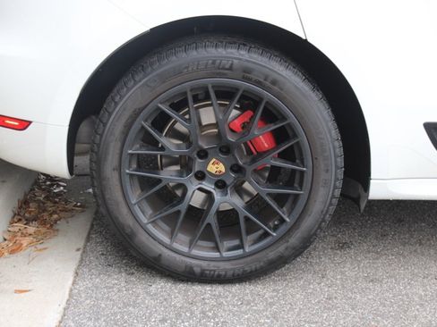 Certified 2017 Porsche Macan GTS image 14