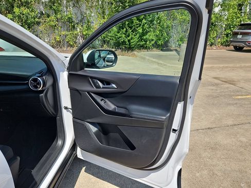 Used 2025 Chevrolet Equinox LT AWD/4WD image 33