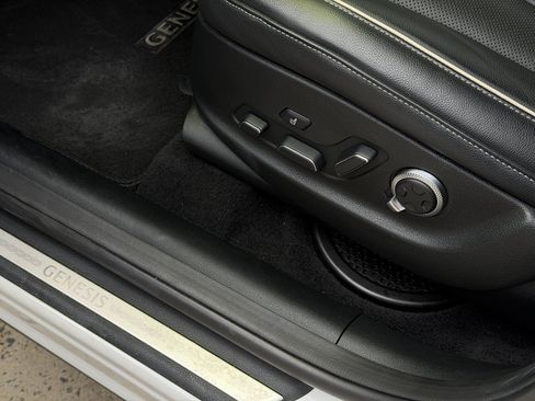 Used 2023 Genesis GV80 3.5T Advanced + AWD/4WD image 16