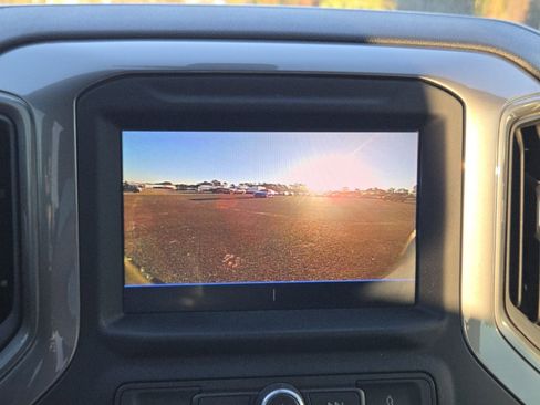 Used 2023 GMC Sierra 3500 Pro w/ Convenience Package image 8