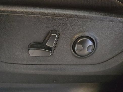 Used 2022 RAM 1500 Big Horn AWD/4WD image 12