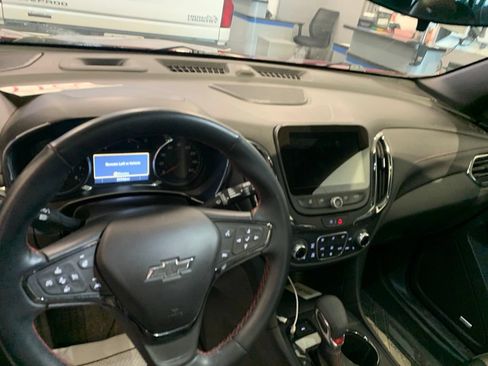 Used 2024 Chevrolet Equinox RS w/ RS Leather Package AWD/4WD image 9