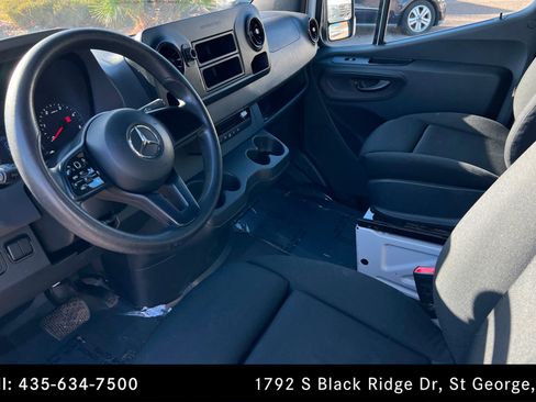 Used 2019 Mercedes-Benz Sprinter 170 Cargo image 11