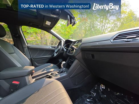 Used 2023 Volkswagen Tiguan SE R-Line AWD/4WD image 18