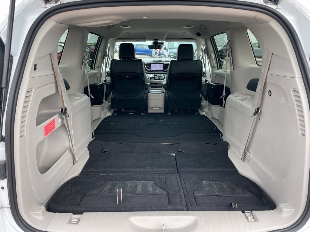 Used 2022 Chrysler Pacifica Touring-L FWD image 30