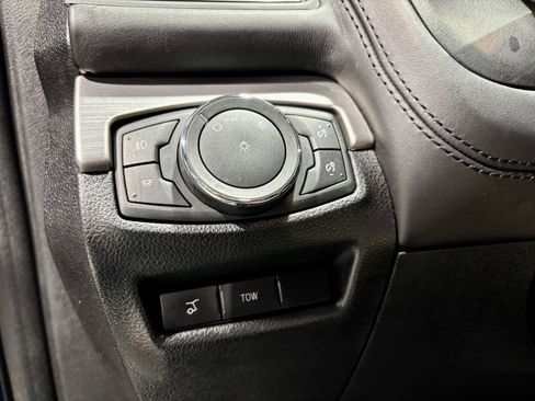 Used 2017 Ford Explorer Platinum image 23