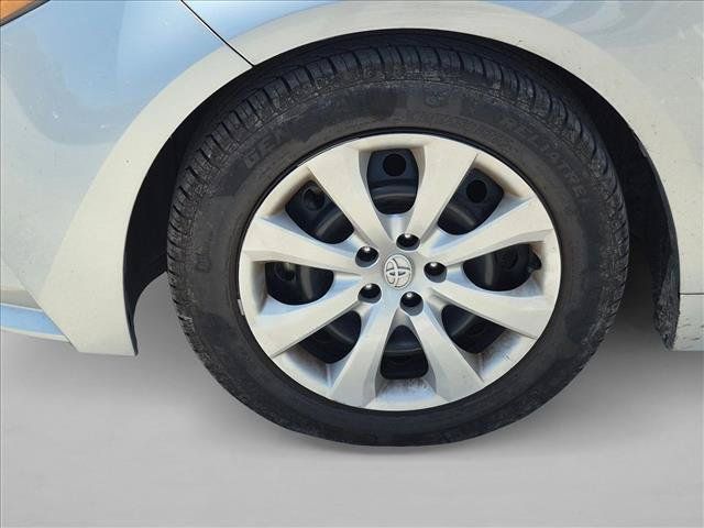 Used 2023 Toyota Corolla LE FWD image 14