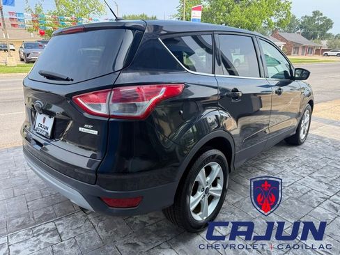 Used 2015 Ford Escape SE FWD image 4