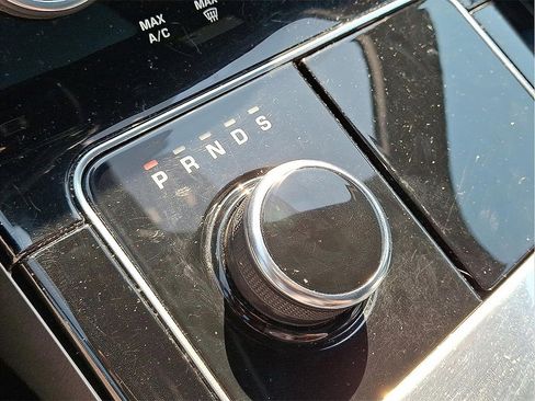 Used 2019 Land Rover Range Rover Velar R-Dynamic HSE image 16