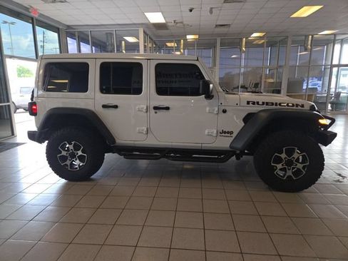 Used 2022 Jeep Wrangler Unlimited Rubicon AWD/4WD image 9