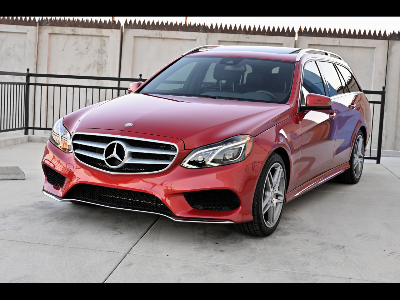 Used 2014 Mercedes-Benz E 350 4MATIC Wagon image 1
