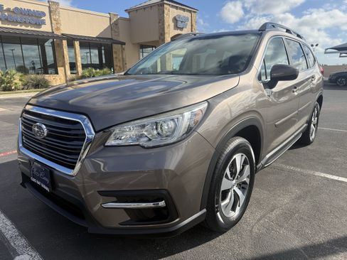 Used 2021 Subaru Ascent Premium w/ Convenience Package image 3