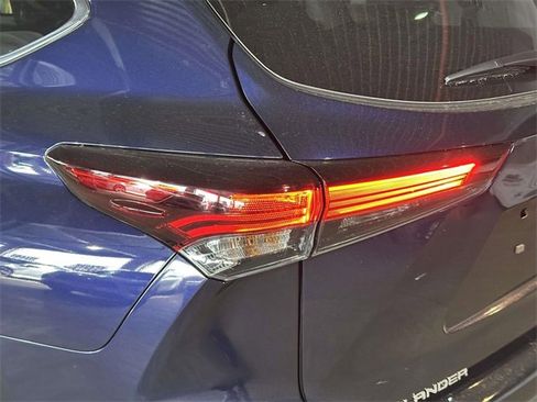 New 2026 Toyota Highlander Limited image 10