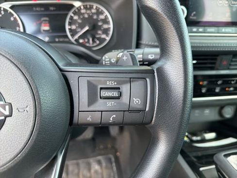Used 2023 Nissan Rogue S image 22