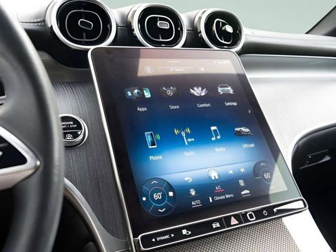 Used 2024 Mercedes-Benz GLC 300 4MATIC image 42