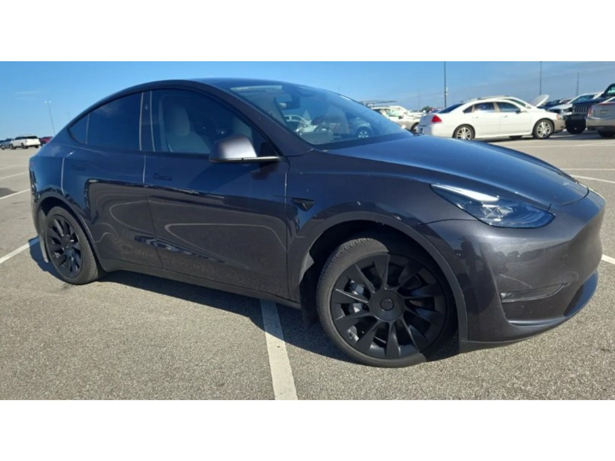 Used 2024 Tesla Model Y Long Range AWD/4WD image 2