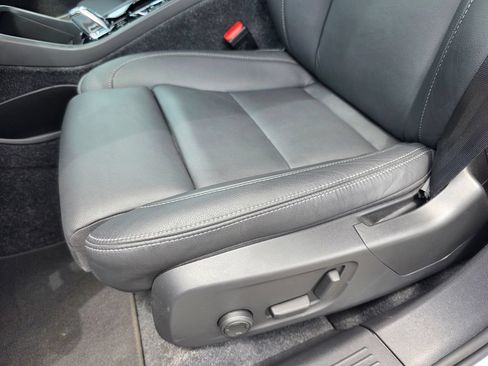 Used 2026 Volvo XC40 B5 Plus AWD/4WD image 12