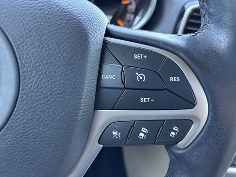 Used 2020 Jeep Grand Cherokee Limited w/ Luxury Group II image 27