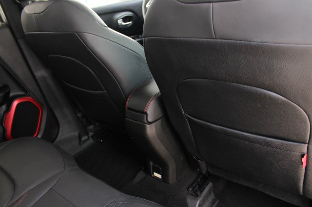 Used 2016 Jeep Renegade Trailhawk w/ Premium Trailhawk Package AWD/4WD image 14