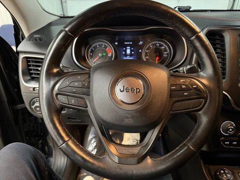 Used 2020 Jeep Cherokee Trailhawk w/ Comfort/Convenience Group image 39