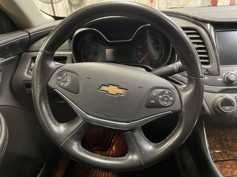 Used 2014 Chevrolet Impala LT w/ Convenience Package FWD image 20