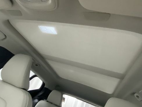 Certified 2024 Volvo XC40 B5 Plus w/ Protection Package Premier image 29