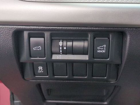 Used 2017 Subaru Outback 2.5i Premium image 17