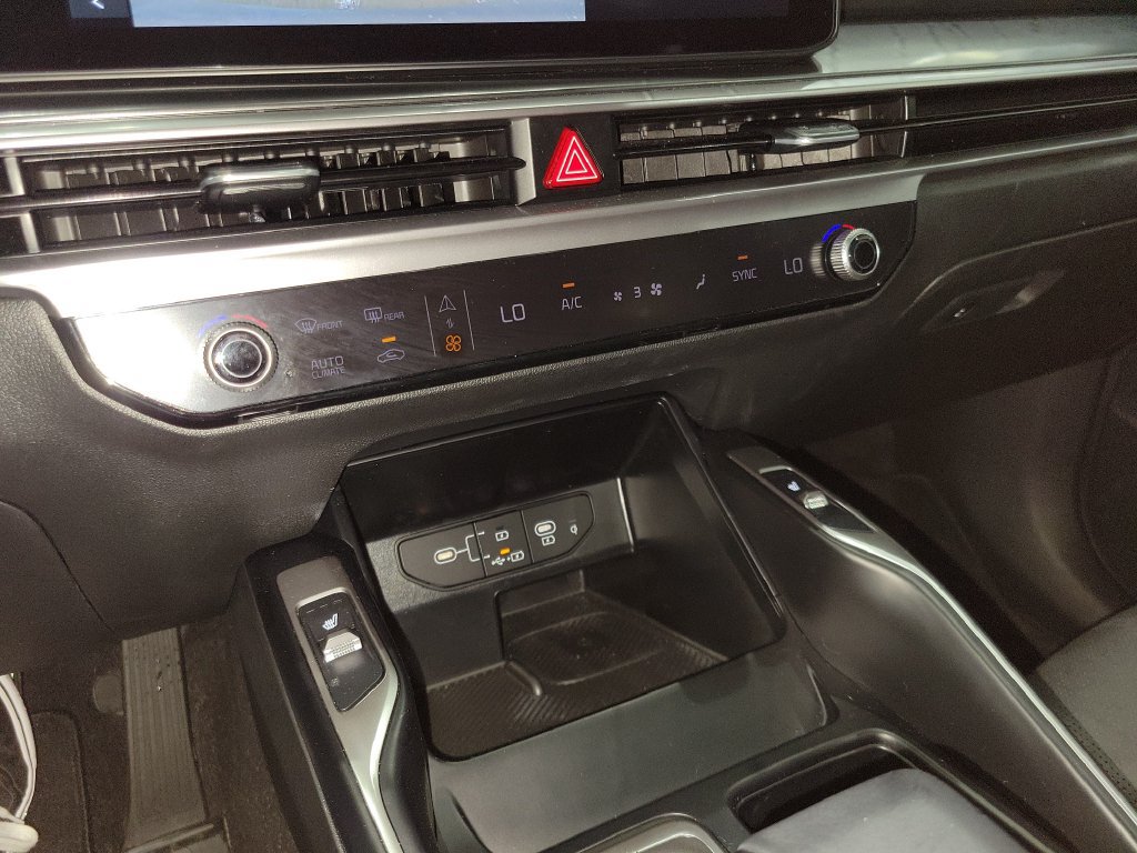 Certified 2025 Kia Sorento S w/ Panoramic Sunroof Package FWD image 26