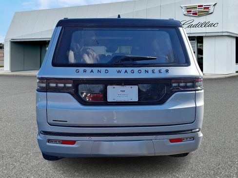 Used 2022 Jeep Grand Wagoneer Series II AWD/4WD image 5