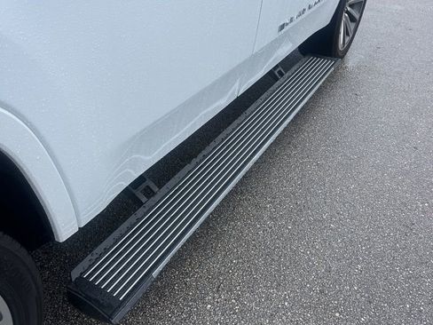 Used 2022 Jeep Grand Wagoneer Series I image 12