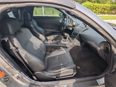 Used 2004 Nissan 350Z Touring image 16