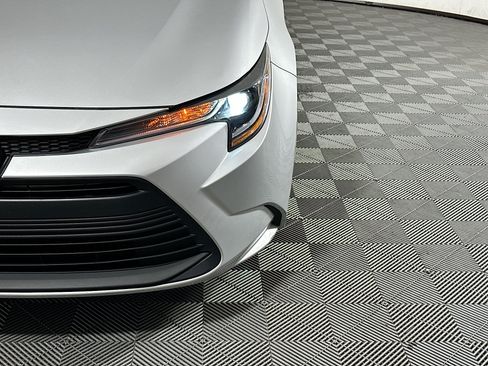 Certified 2025 Toyota Corolla LE FWD image 9