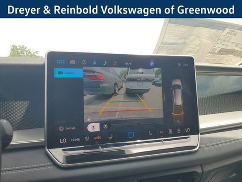 New 2025 Volkswagen Tiguan SE image 31