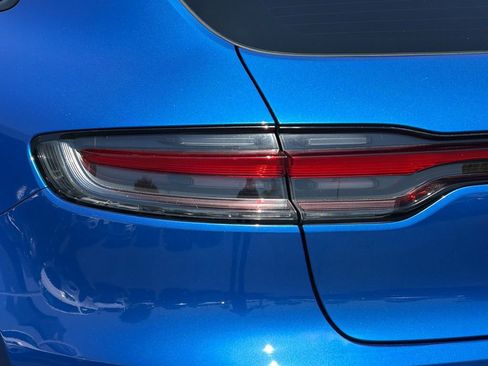 Used 2020 Porsche Macan AWD/4WD image 27