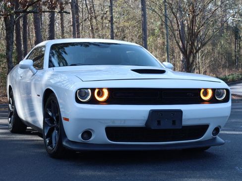 Used 2019 Dodge Challenger R/T w/ Driver Convenience Group image 6