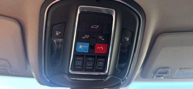 Used 2023 Jeep Grand Cherokee Limited w/ Trailer Tow Prep Group (B) AWD/4WD image 28