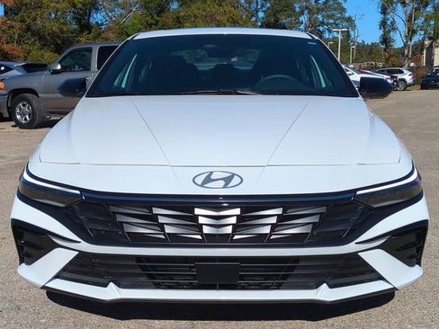 New 2026 Hyundai Elantra SEL Sport Premium FWD image 9