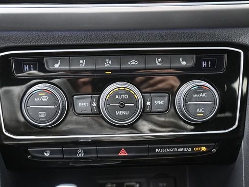 Used 2018 Volkswagen Atlas SEL Premium image 22