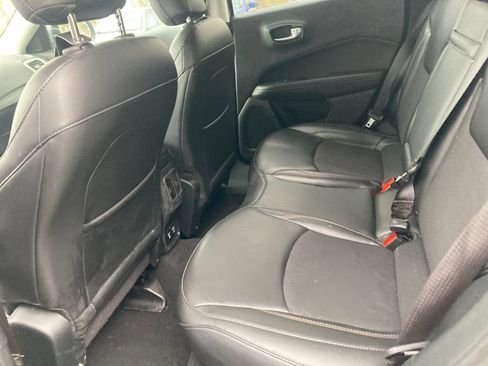 Used 2019 Jeep Compass Latitude AWD/4WD image 32