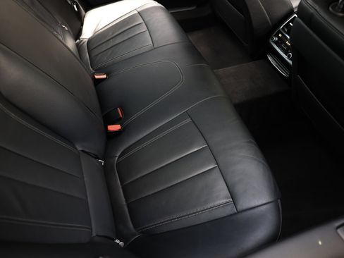 Used 2019 BMW 740i w/ M Sport Package RWD image 15